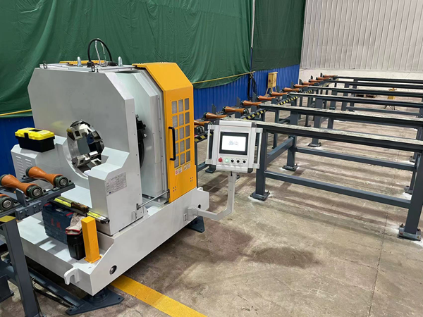 Machine de découpe et de chanfreinage de tuyaux CNC