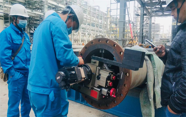 Machine de surfaçage de brides de 6 à 40 pouces dans une usine chimique ------ Chine
